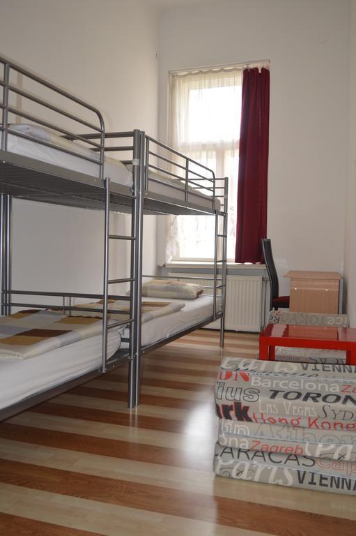 Hostel 66 Сегед Экстерьер фото
