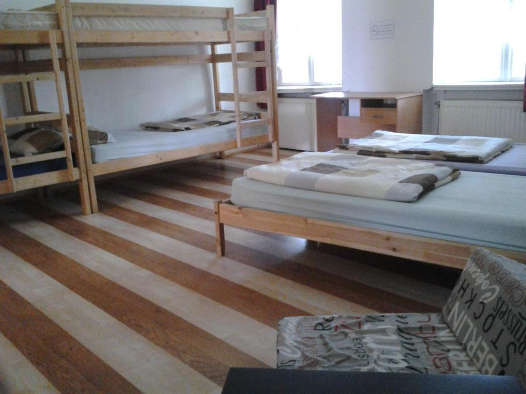 Hostel 66 Сегед Экстерьер фото
